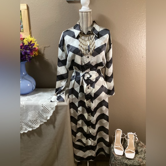 NEW ELOQUI STRIPE MAXI DRESS - Picture 1 of 16